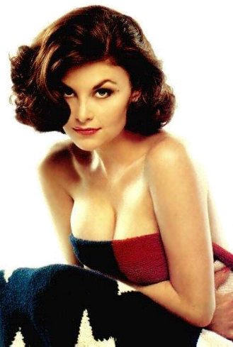   (Sherilyn Fenn)