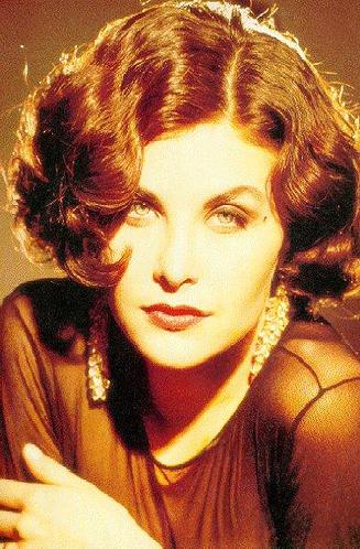   (Sherilyn Fenn)