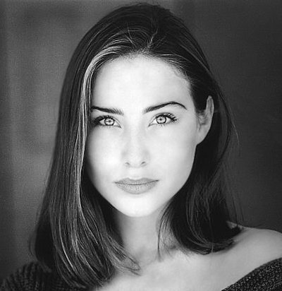   (Claire Forlani)