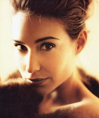   (Claire Forlani)