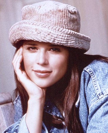   (Neve Campbell)