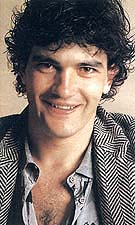   (Antonio Banderas)
