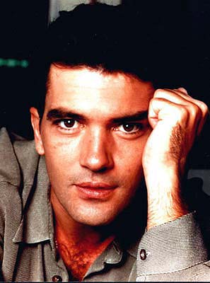   (Antonio Banderas)