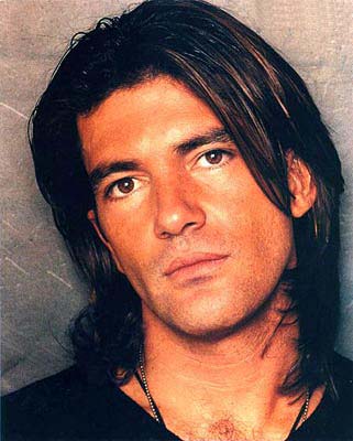   (Antonio Banderas)